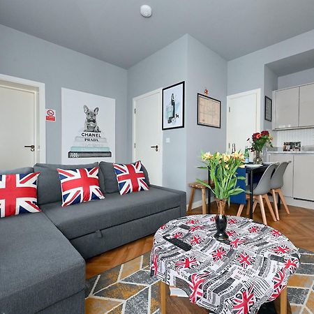 1 Bedroom Flat In Wood Green Piccadilly Line Londra Exterior foto