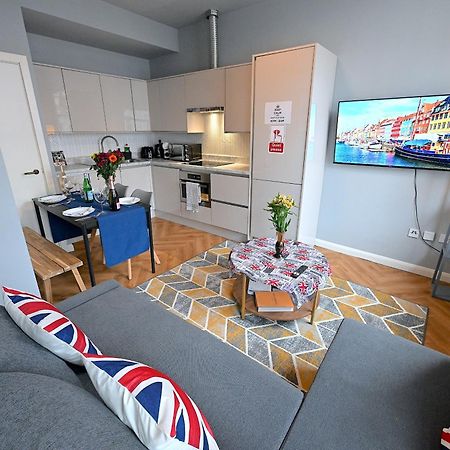 1 Bedroom Flat In Wood Green Piccadilly Line Londra Exterior foto