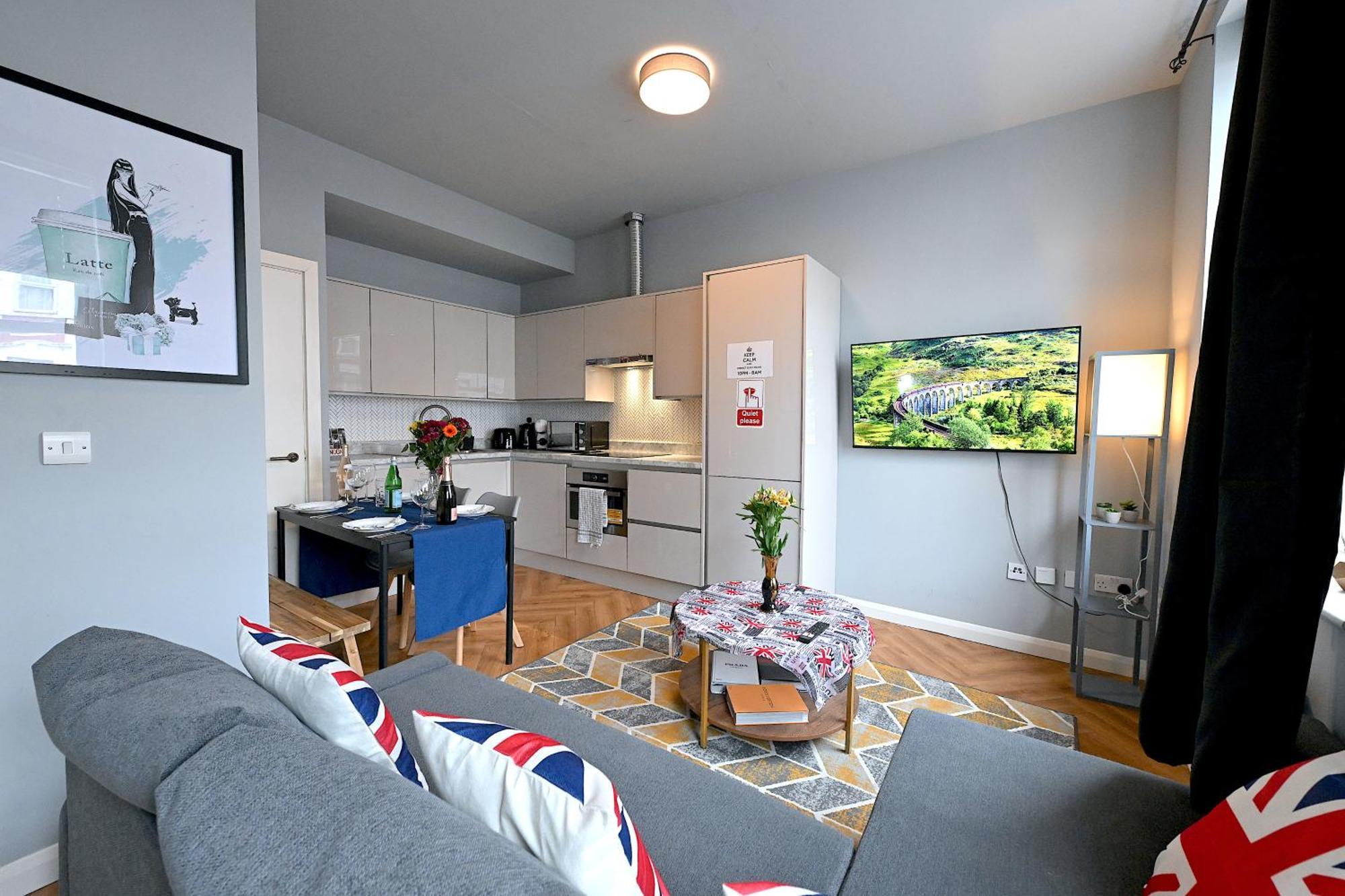 1 Bedroom Flat In Wood Green Piccadilly Line Londra Exterior foto