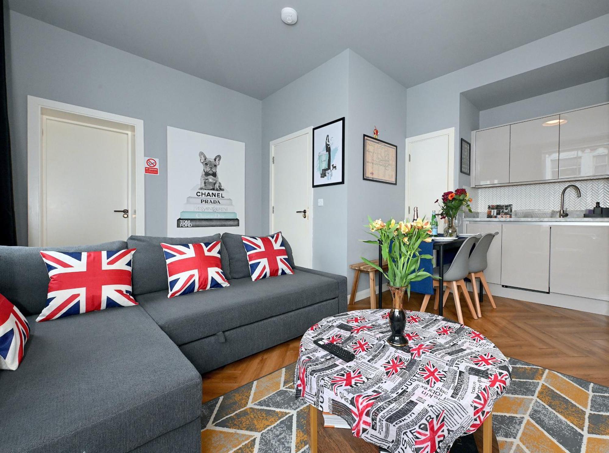 1 Bedroom Flat In Wood Green Piccadilly Line Londra Exterior foto